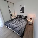 Znjan Konukevi *